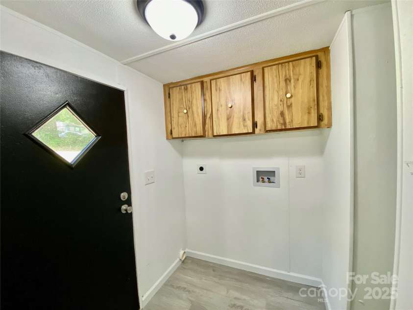 325 Scaley Bark Drive, Salisbury, NC 28147.  MLS# CAR4272712, YatesRealty ID 20628. 