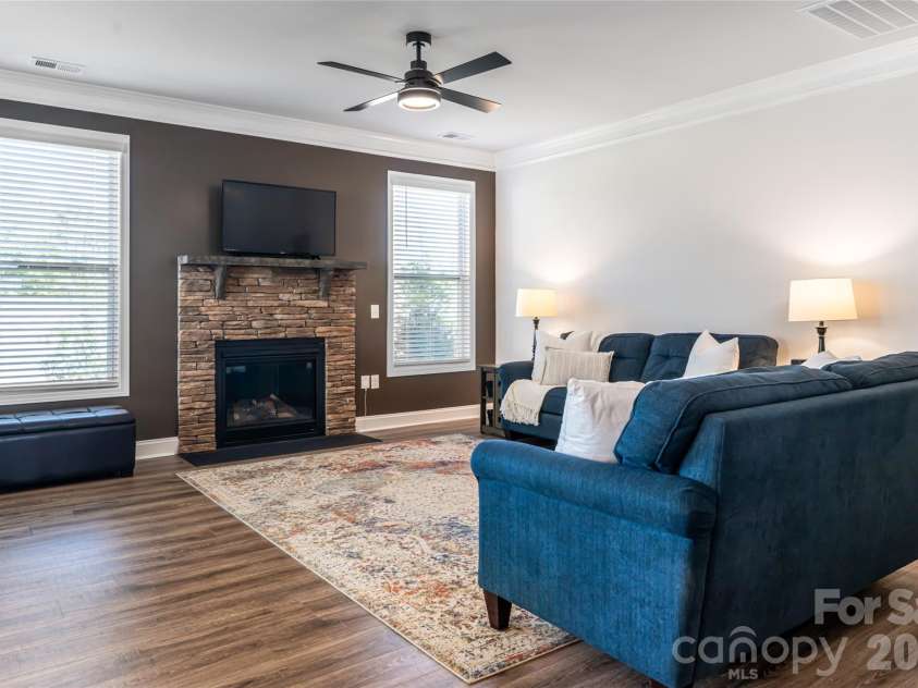 615 Fox Cove Road, Hendersonville, NC 28792.  MLS# CAR4379067, YatesRealty ID 20629. 