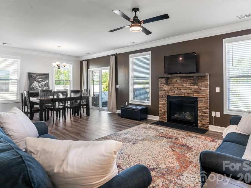 615 Fox Cove Road, Hendersonville, NC 28792.  MLS# CAR4379067, YatesRealty ID 20629. 