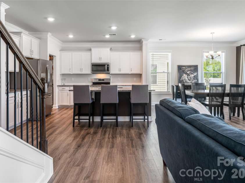 615 Fox Cove Road, Hendersonville, NC 28792.  MLS# CAR4379067, YatesRealty ID 20629. 