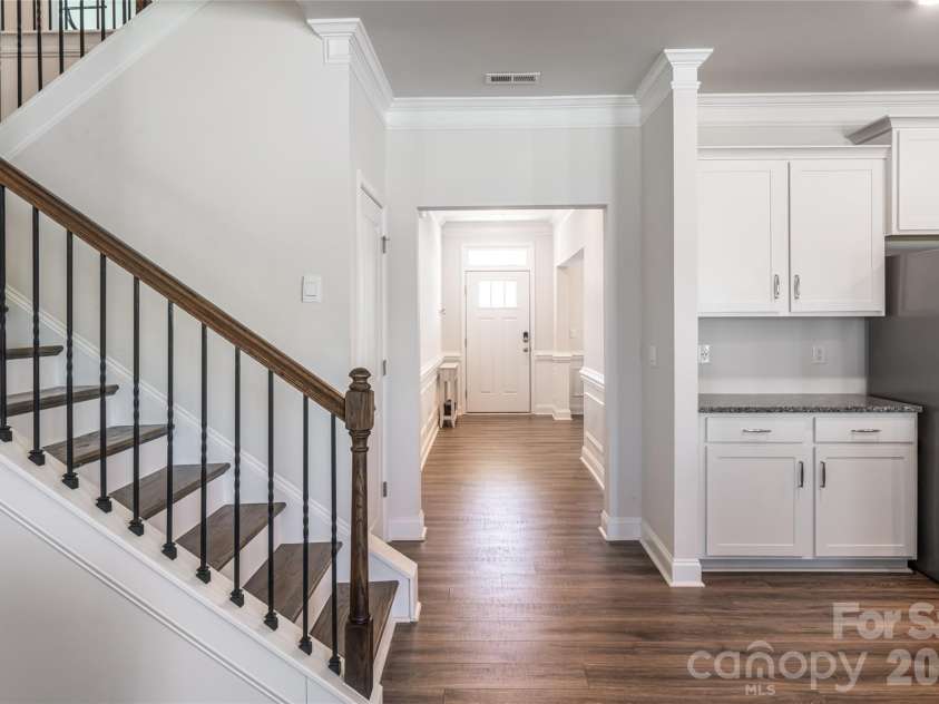 615 Fox Cove Road, Hendersonville, NC 28792.  MLS# CAR4379067, YatesRealty ID 20629. 