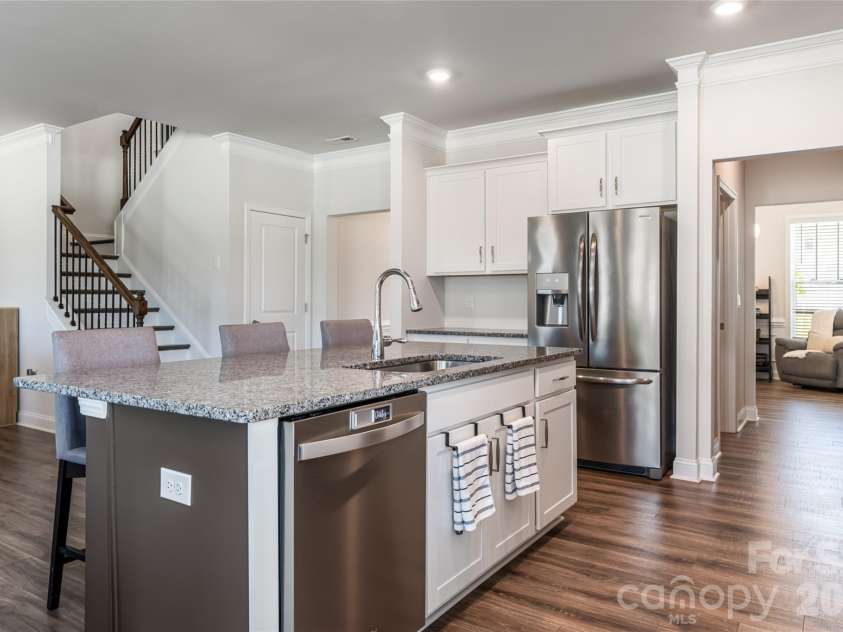 615 Fox Cove Road, Hendersonville, NC 28792.  MLS# CAR4379067, YatesRealty ID 20629. 