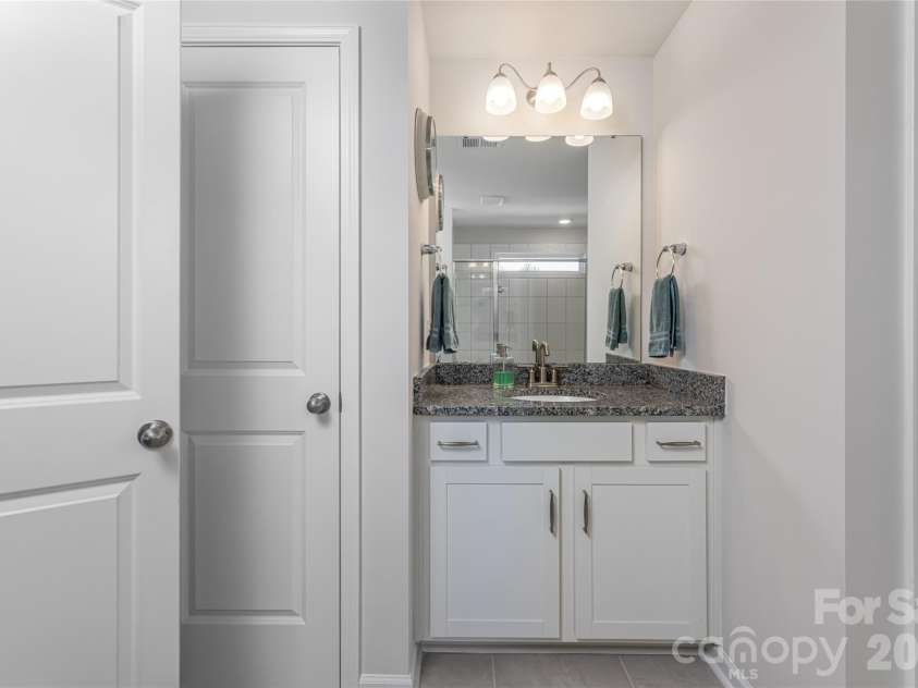 615 Fox Cove Road, Hendersonville, NC 28792.  MLS# CAR4379067, YatesRealty ID 20629. 