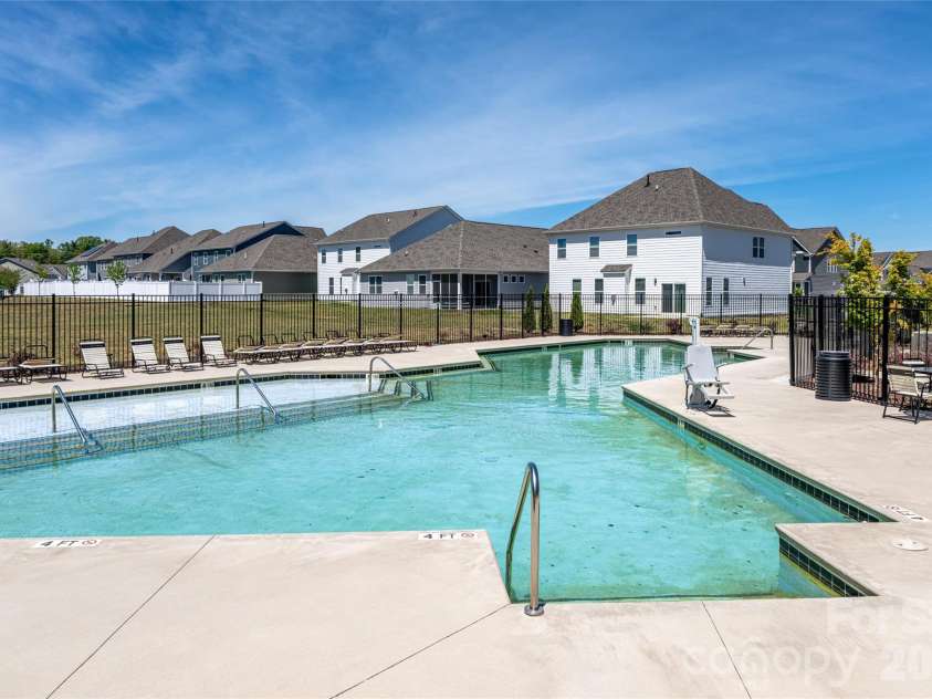 615 Fox Cove Road, Hendersonville, NC 28792.  MLS# CAR4379067, YatesRealty ID 20629. 