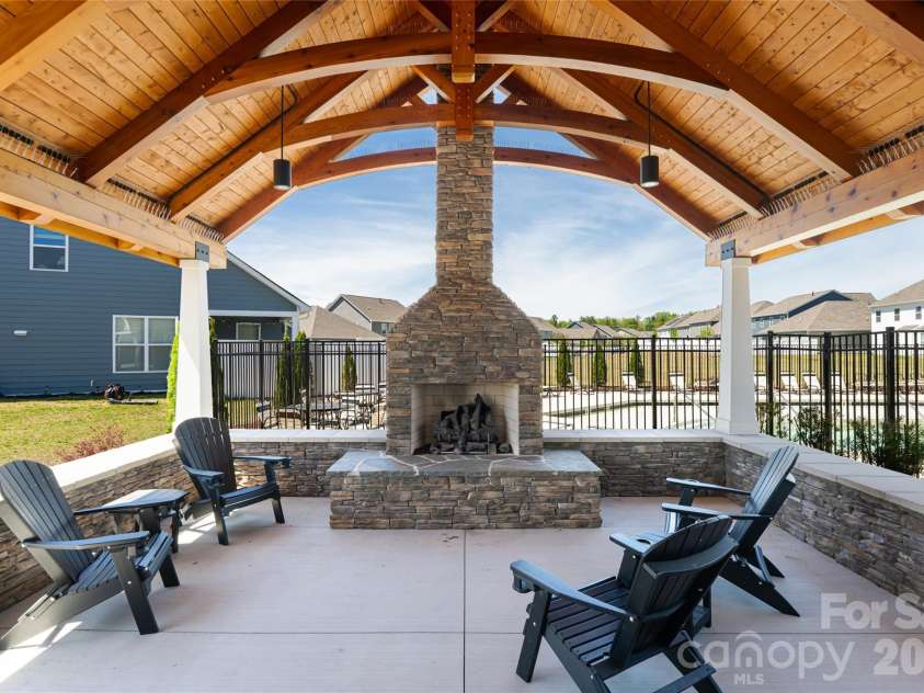615 Fox Cove Road, Hendersonville, NC 28792.  MLS# CAR4379067, YatesRealty ID 20629. 