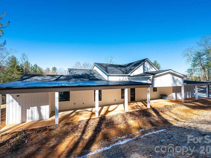 1721 Songbird Court, Lenoir, NC 28645.  MLS# CAR4287152, YatesRealty ID 2063. 