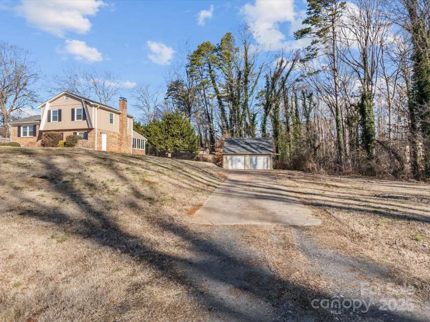 4532 Oakwood Circle, Gastonia, NC 28056.  MLS# CAR4217058, YatesRealty ID 2063. 