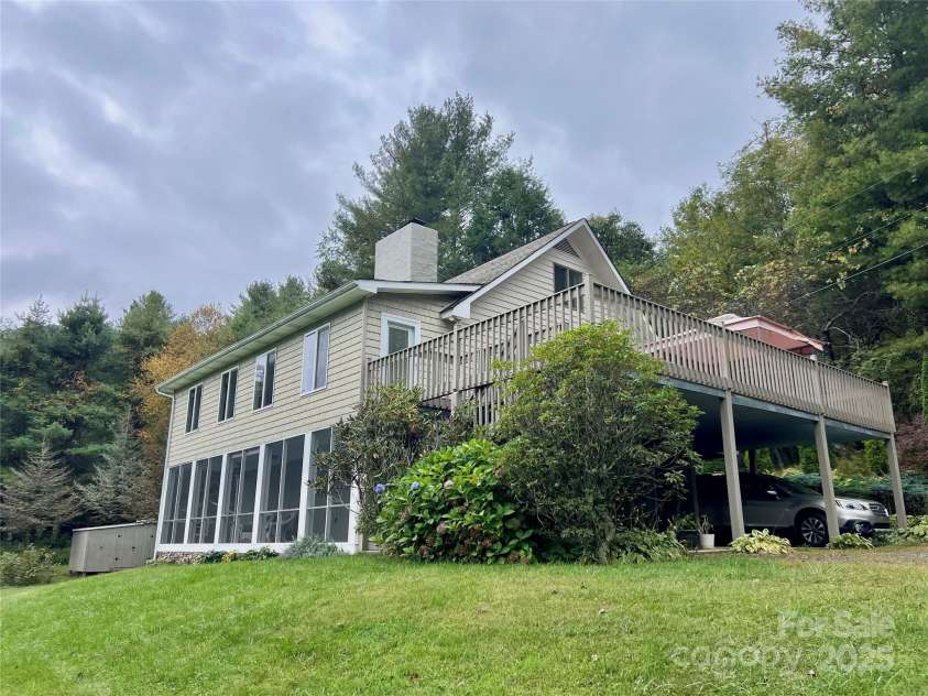 567 Daniel Daughters Drive, West Jefferson, NC 28694.  MLS# CAR4308921, YatesRealty ID 2063. 