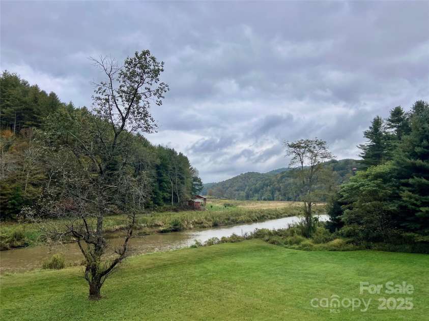 567 Daniel Daughters Drive, West Jefferson, NC 28694.  MLS# CAR4308921, YatesRealty ID 2063. 