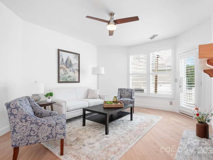 14923 Almondell Drive, Huntersville, NC 28078.  MLS# CAR4264499, YatesRealty ID 20630. Family room