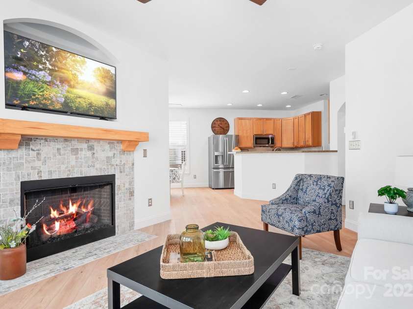 14923 Almondell Drive, Huntersville, NC 28078.  MLS# CAR4264499, YatesRealty ID 20630. Family room looking into kitchen