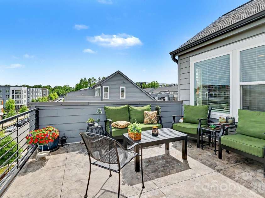 2032 Bryant Park Drive, Charlotte, NC 28208.  MLS# CAR4371419, YatesRealty ID 20630. 