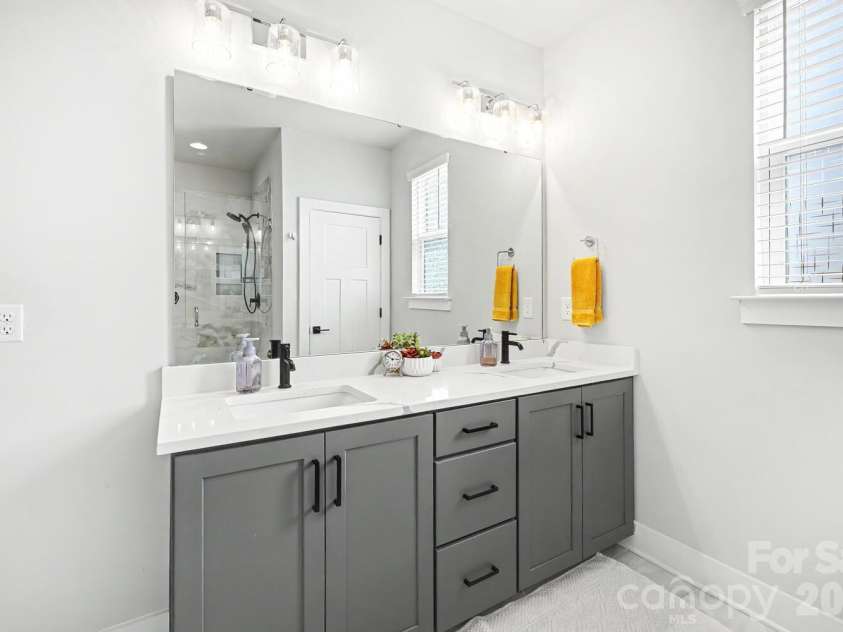 2032 Bryant Park Drive, Charlotte, NC 28208.  MLS# CAR4371419, YatesRealty ID 20630. 