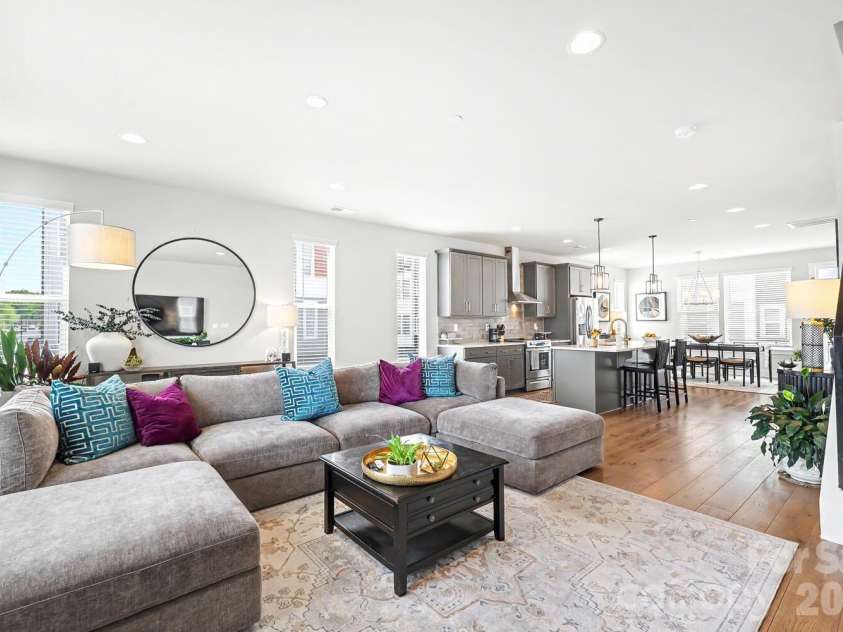 2032 Bryant Park Drive, Charlotte, NC 28208.  MLS# CAR4371419, YatesRealty ID 20630. 