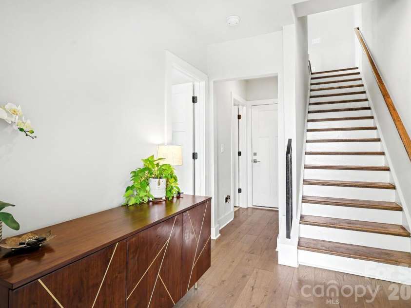 2032 Bryant Park Drive, Charlotte, NC 28208.  MLS# CAR4371419, YatesRealty ID 20630. 