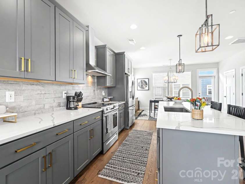 2032 Bryant Park Drive, Charlotte, NC 28208.  MLS# CAR4371419, YatesRealty ID 20630. 
