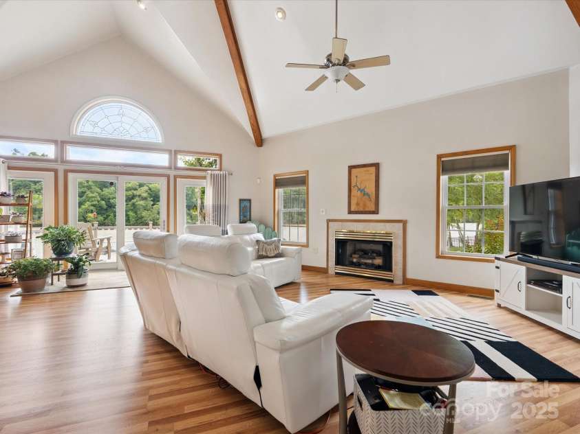 887 Living Waters Drive, Great Falls, SC 29055.  MLS# CAR4272910, YatesRealty ID 20631. 