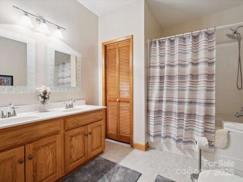 887 Living Waters Drive, Great Falls, SC 29055.  MLS# CAR4272910, YatesRealty ID 20631. 