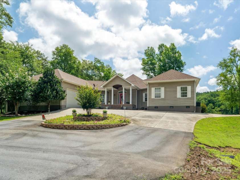 887 Living Waters Drive, Great Falls, SC 29055.  MLS# CAR4272910, YatesRealty ID 20631. 