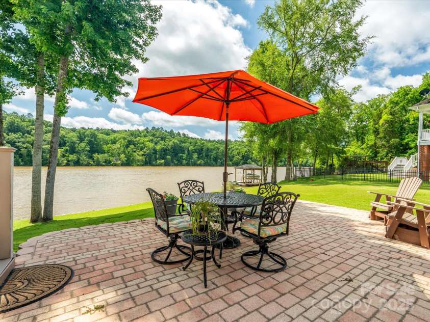 887 Living Waters Drive, Great Falls, SC 29055.  MLS# CAR4272910, YatesRealty ID 20631. 