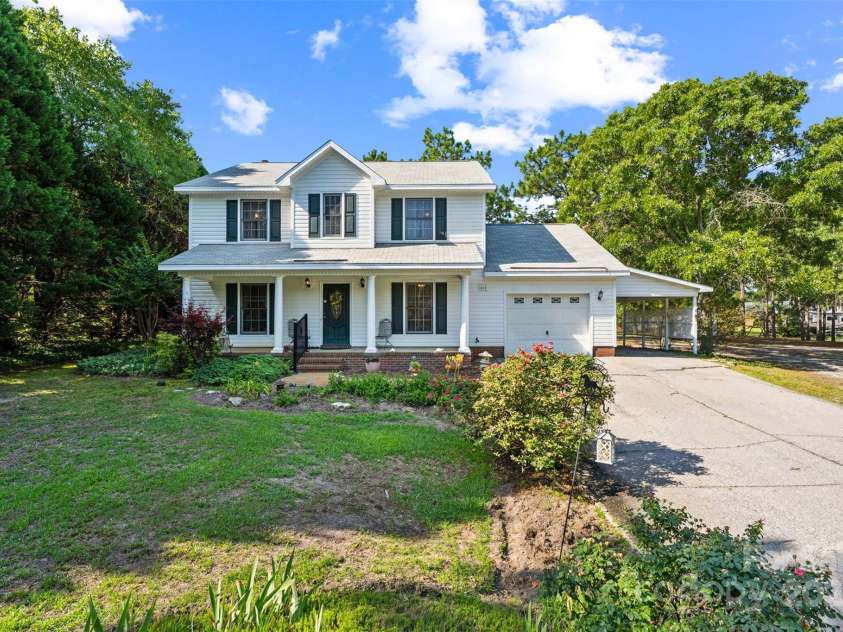 815 La Quinta Lane, Hope Mills, NC 28348.  MLS# CAR4271903, YatesRealty ID 20633. 