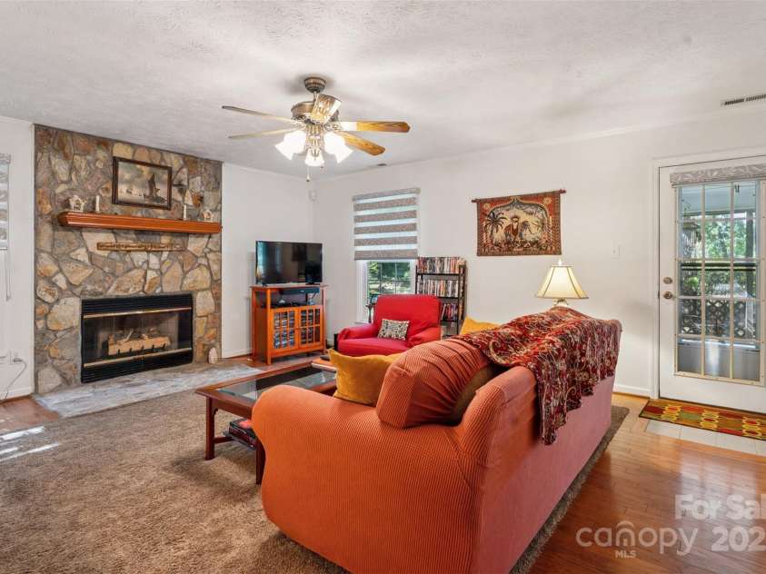 815 La Quinta Lane, Hope Mills, NC 28348.  MLS# CAR4271903, YatesRealty ID 20633. 