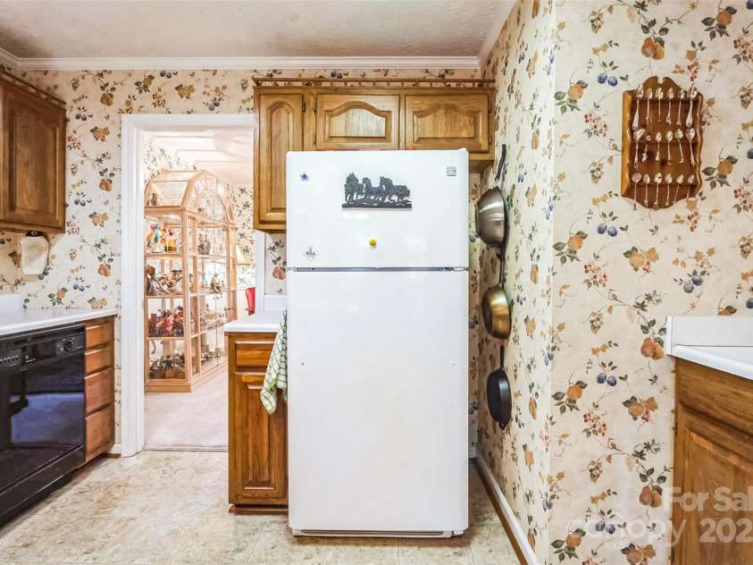 815 La Quinta Lane, Hope Mills, NC 28348.  MLS# CAR4271903, YatesRealty ID 20633. 