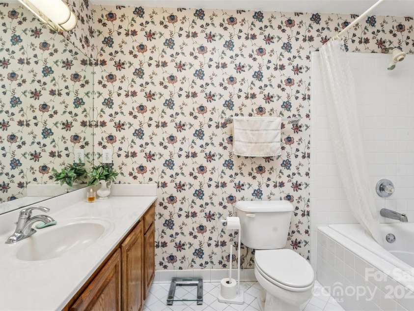 815 La Quinta Lane, Hope Mills, NC 28348.  MLS# CAR4271903, YatesRealty ID 20633. 