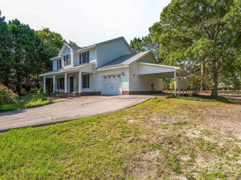 815 La Quinta Lane, Hope Mills, NC 28348.  MLS# CAR4271903, YatesRealty ID 20633. 