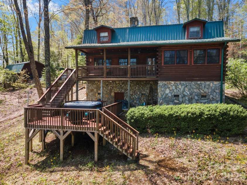 868 English Ridge Drive, Mars Hill, NC 28754.  MLS# CAR4363458, YatesRealty ID 20633. 