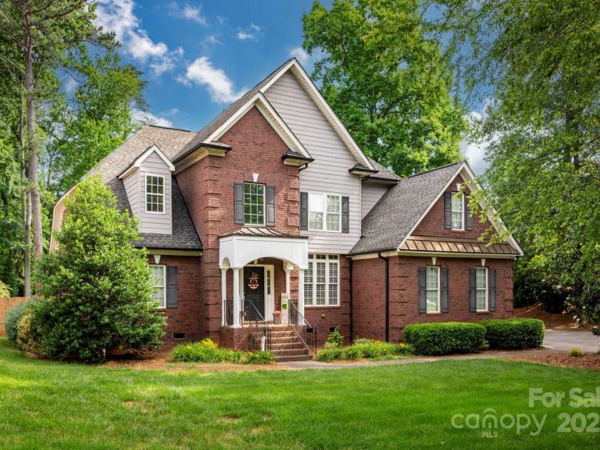 117 Lake Hills Drive, Mooresville, NC 28117.  MLS# CAR4259599, YatesRealty ID 20635. 
