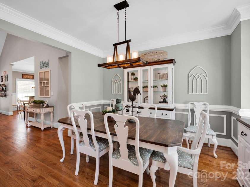 117 Lake Hills Drive, Mooresville, NC 28117.  MLS# CAR4259599, YatesRealty ID 20635. 