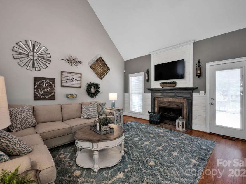 117 Lake Hills Drive, Mooresville, NC 28117.  MLS# CAR4259599, YatesRealty ID 20635. 