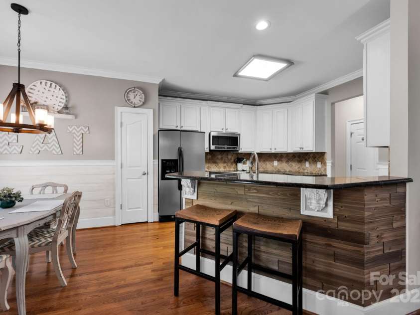 117 Lake Hills Drive, Mooresville, NC 28117.  MLS# CAR4259599, YatesRealty ID 20635. 
