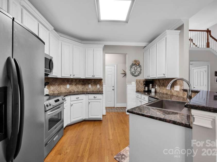 117 Lake Hills Drive, Mooresville, NC 28117.  MLS# CAR4259599, YatesRealty ID 20635. 
