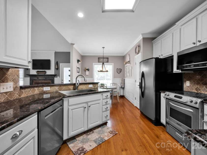 117 Lake Hills Drive, Mooresville, NC 28117.  MLS# CAR4259599, YatesRealty ID 20635. 