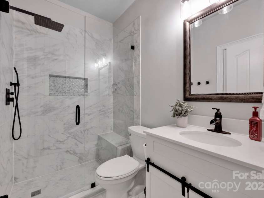 117 Lake Hills Drive, Mooresville, NC 28117.  MLS# CAR4259599, YatesRealty ID 20635. 