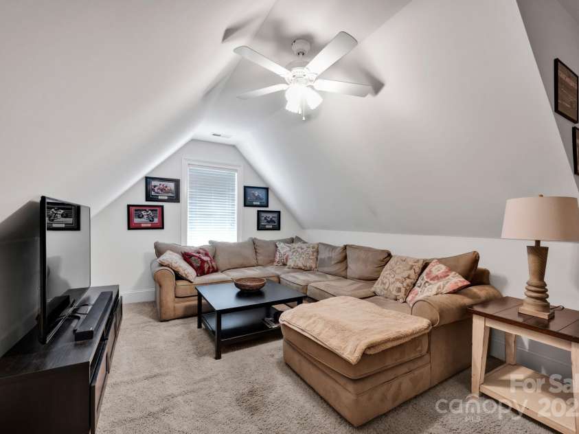 117 Lake Hills Drive, Mooresville, NC 28117.  MLS# CAR4259599, YatesRealty ID 20635. 