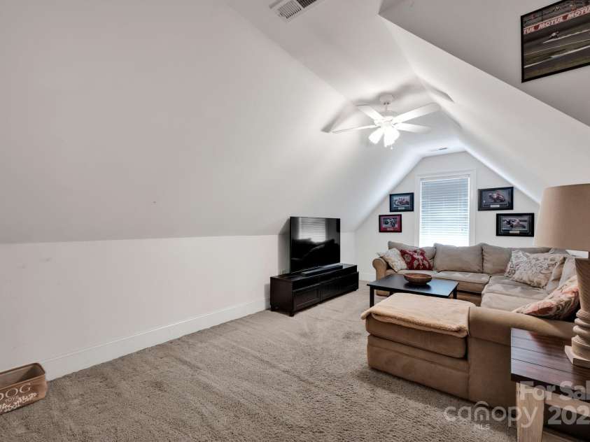 117 Lake Hills Drive, Mooresville, NC 28117.  MLS# CAR4259599, YatesRealty ID 20635. 