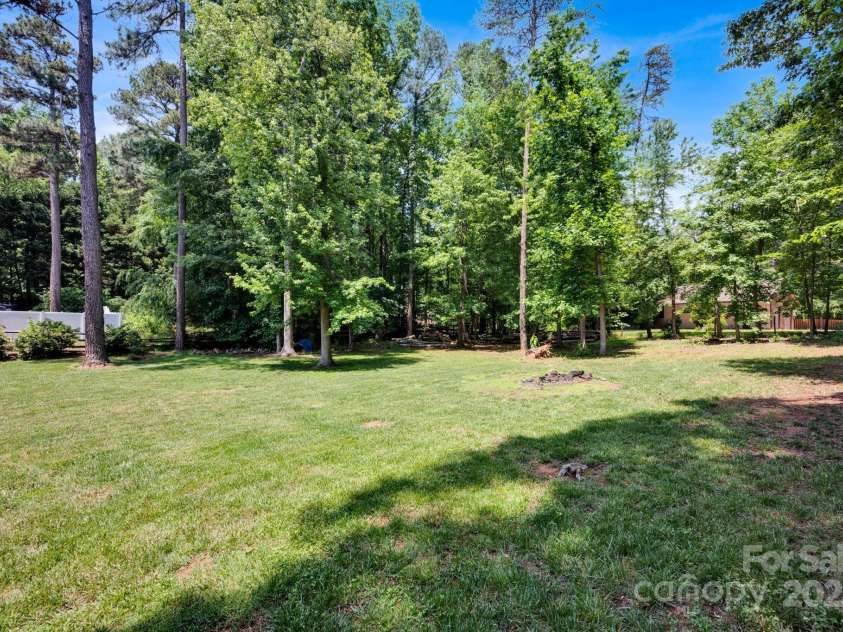 117 Lake Hills Drive, Mooresville, NC 28117.  MLS# CAR4259599, YatesRealty ID 20635. 