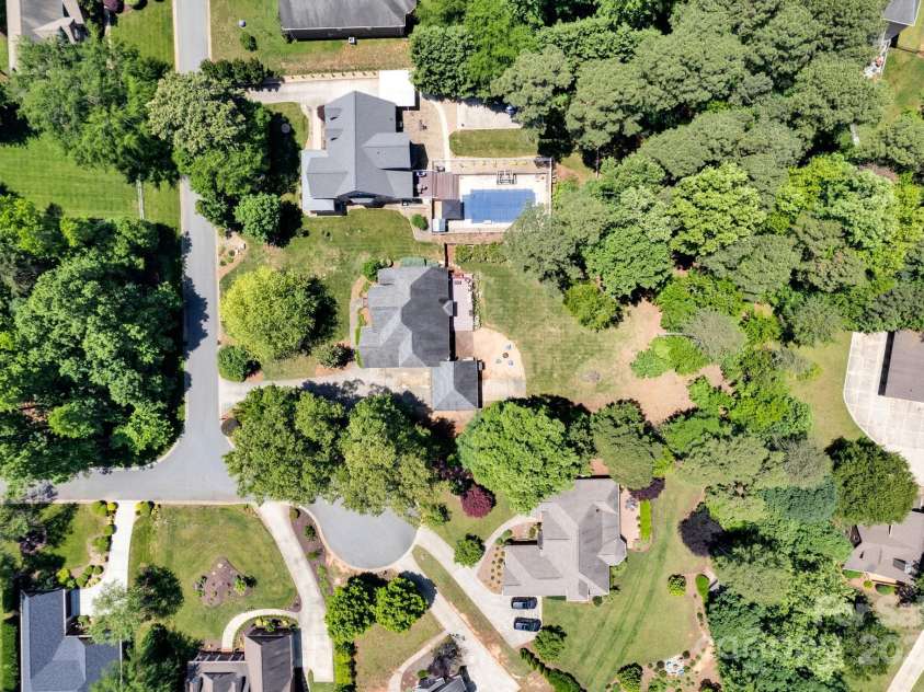 117 Lake Hills Drive, Mooresville, NC 28117.  MLS# CAR4259599, YatesRealty ID 20635. 