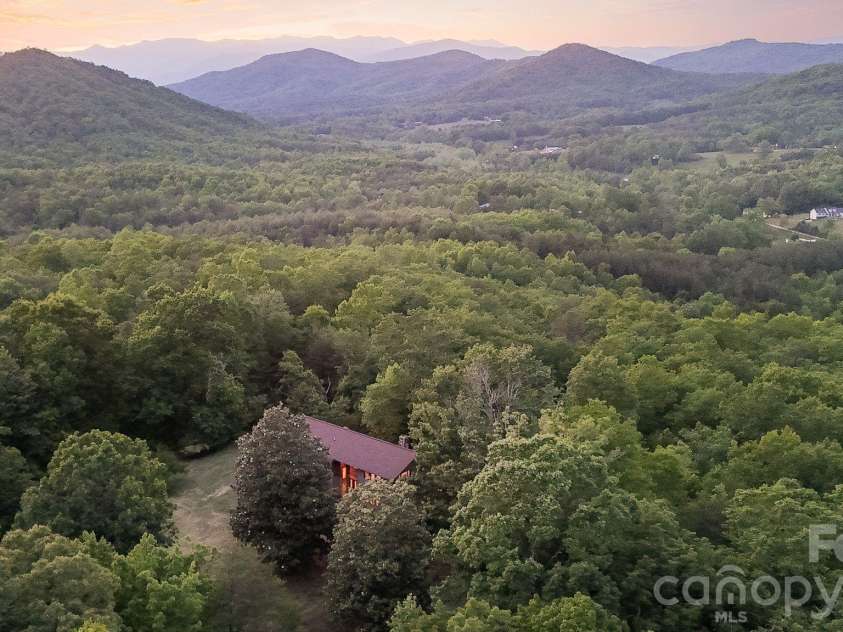 415 Reel Hollow Road, Marion, NC 28752.  MLS# CAR4380297, YatesRealty ID 20635. 