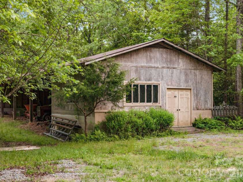 415 Reel Hollow Road, Marion, NC 28752.  MLS# CAR4380297, YatesRealty ID 20635. Barn/Storage