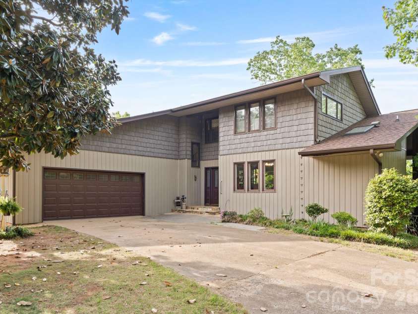 415 Reel Hollow Road, Marion, NC 28752.  MLS# CAR4380297, YatesRealty ID 20635. Front of Home