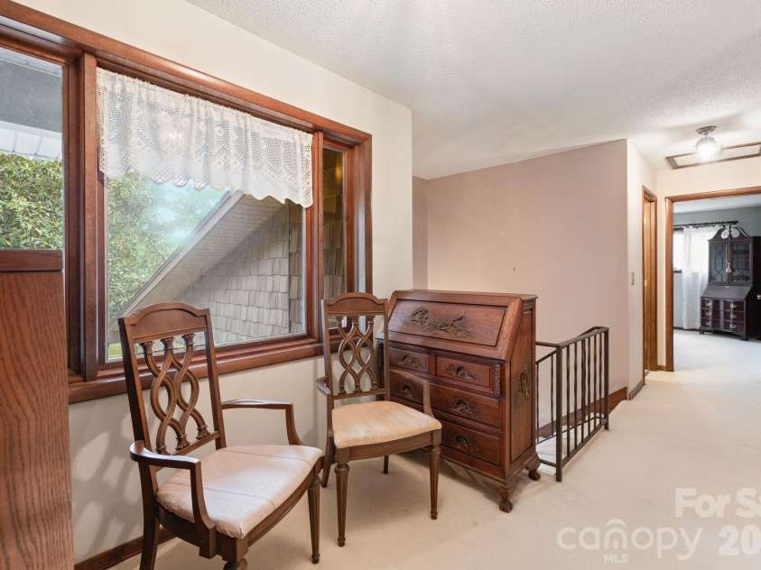 415 Reel Hollow Road, Marion, NC 28752.  MLS# CAR4380297, YatesRealty ID 20635. Upstairs hallway