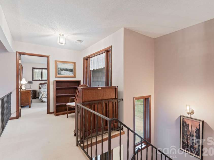 415 Reel Hollow Road, Marion, NC 28752.  MLS# CAR4380297, YatesRealty ID 20635. Upstairs Hallway