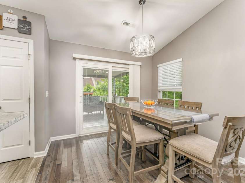 11224 Amber Glen Drive, Charlotte, NC 28269.  MLS# CAR4251951, YatesRealty ID 20636. 