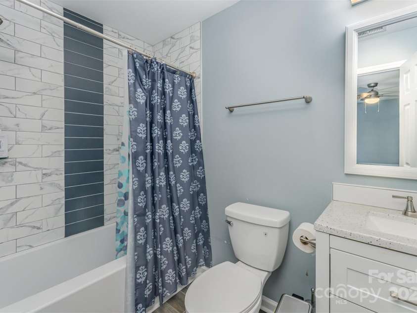 11224 Amber Glen Drive, Charlotte, NC 28269.  MLS# CAR4251951, YatesRealty ID 20636. 