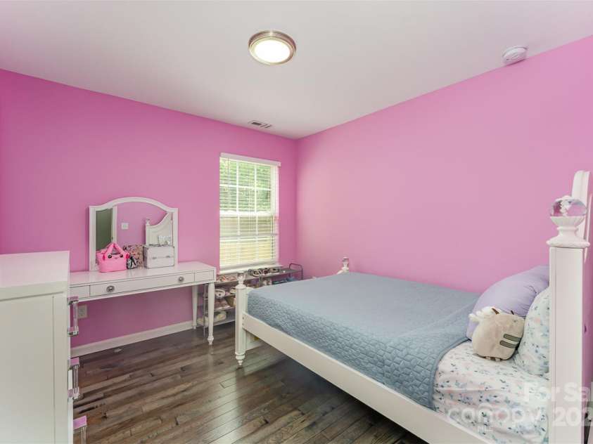 11224 Amber Glen Drive, Charlotte, NC 28269.  MLS# CAR4251951, YatesRealty ID 20636. 