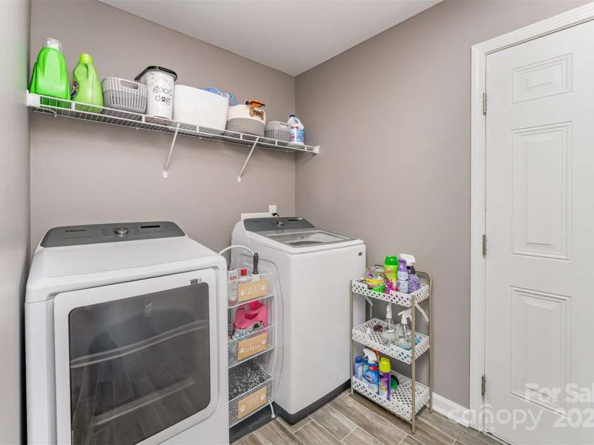 11224 Amber Glen Drive, Charlotte, NC 28269.  MLS# CAR4251951, YatesRealty ID 20636. 